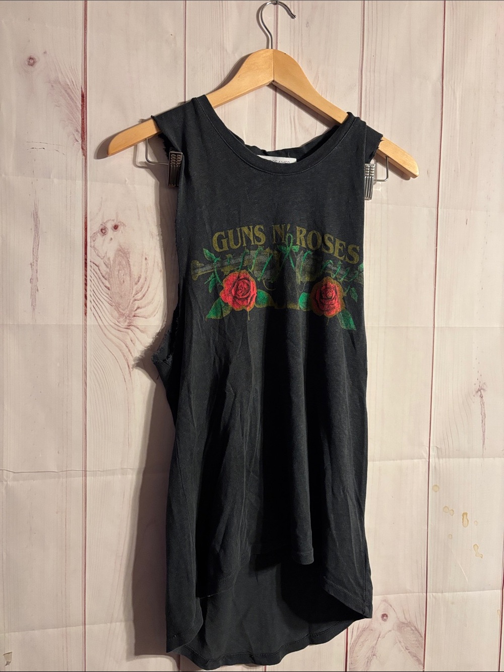 Daydreamer Black Guns N' Roses Rose Graphic Raw Sleeve Muscle Tee | Small